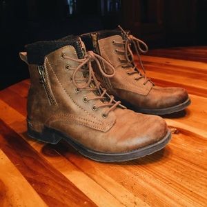 Women’s Size 8.5 White Mountain Boots